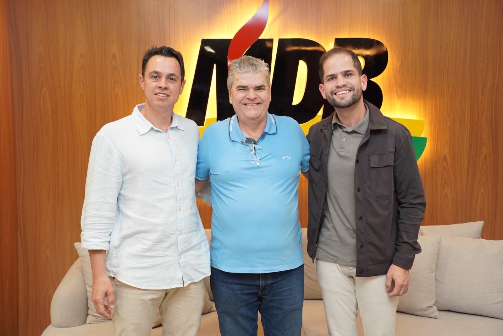Ricardo Mariath em encontro institucional registrado em ambiente do MDB